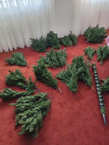 Kerstboom 185 cm hoog! Gaat weg wegens verhuizing!  beschikbaar voor biedingen