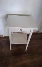Hemnes nachtkastje, Ophalen, 55 tot 70 cm, Zo goed als nieuw, 45 tot 65 cm