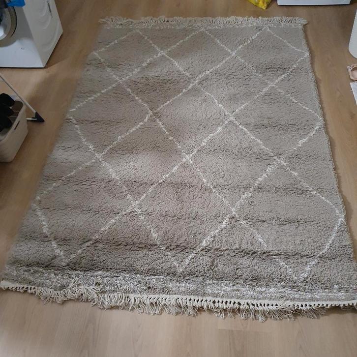 Mooi beige vloerkleed met ruitpatroon, Huis en Inrichting, Stoffering | Tapijten en Kleden, Gebruikt, 150 tot 200 cm, 200 cm of meer