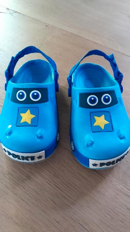 Politie junior Crocs klompjes, niet de originele, .Mt 27/28, Kinderen en Baby's, Kinderkleding | Schoenen en Sokken, Zo goed als nieuw