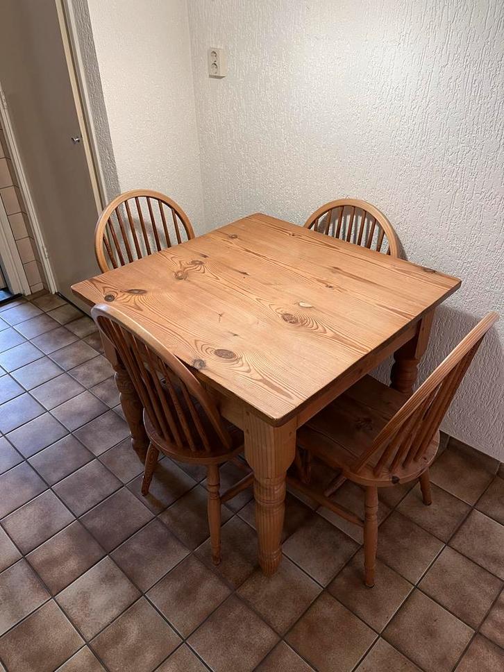 Houten Eettafel met 4 Stoelen, Huis en Inrichting, Complete eetkamers, Gebruikt, 4 tot 6 stoelen, Ophalen