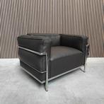 Cassina LC3 Fauteuil in Mokka Leder, Huis en Inrichting, Fauteuils, Info@cassina.com, 75 tot 100 cm, Ophalen of Verzenden, Metaal