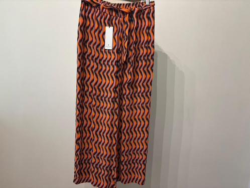 Mooie nieuwe broek van Xandres maat 40, Kleding | Dames, Broeken en Pantalons, Nieuw, Maat 38/40 (M), Oranje, Lang, Verzenden