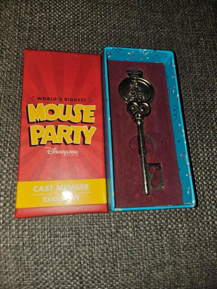 Mickey Mouse Party Cast Member Sleutel, Verzamelen, Disney, Zo goed als nieuw, Overige typen, Mickey Mouse, Ophalen