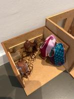 Schleich tuig in zadelkamer en met stal, Ophalen, Zo goed als nieuw, Jongen of Meisje