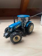 New Holland T7060 miniatuur 1:32, Hobby en Vrije tijd, Modelauto's | 1:32, Ophalen of Verzenden, Zo goed als nieuw, Tractor of Landbouw