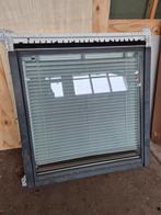 Gebruikte Velux GGU S06 kunststof dakraam 114x118cm HR++, Doe-het-zelf en Verbouw, Deuren en Horren, Gebruikt, Overige typen, Minder dan 200 cm