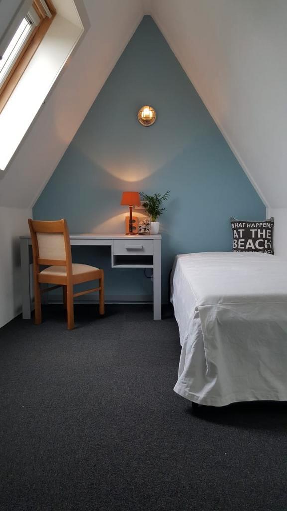 WOOOD Bureau Dennis - Betongrijs - 75x125x58 cm, Huis en Inrichting, Bureaus, Zo goed als nieuw, Bureau, Ophalen