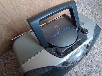 Draagbare Philips Radio CD Cassette-speler  beschikbaar voor biedingen