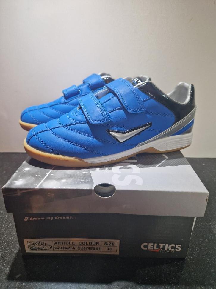 Celtics zaalvoetbalschoenen - maat 33, Sport en Fitness, Voetbal, Nieuw, Schoenen, Ophalen of Verzenden