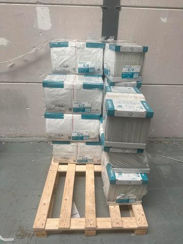 Partij Sealed Air E enveloppen 14x100st beschikbaar voor biedingen