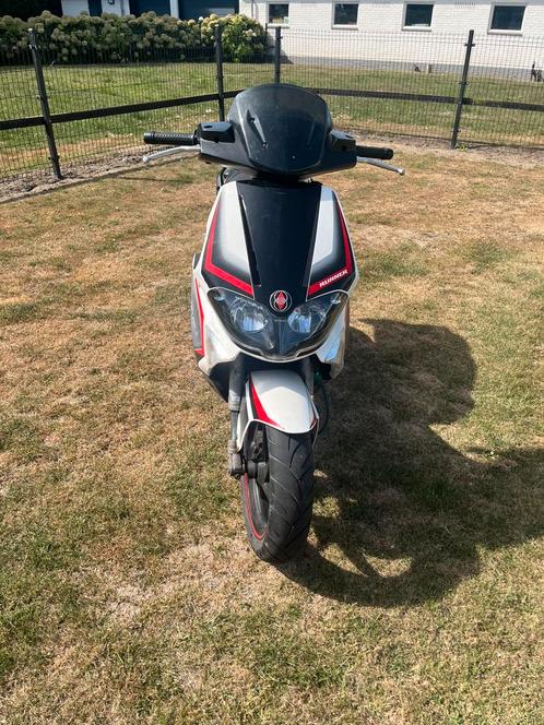 Te koop: Gilera Runner RST 2008 – 50cc scooter, Fietsen en Brommers, Scooters | Piaggio, Zo goed als nieuw, Overige modellen, Maximaal 45 km/u