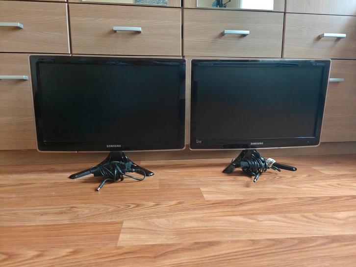 2 Samsung monitoren model BX2235, Computers en Software, Monitoren, Zo goed als nieuw, 60 Hz of minder, Full HD, Ophalen