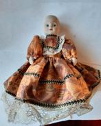 Antieke Pop met Kant Jurk - Prachtig!, Ophalen of Verzenden