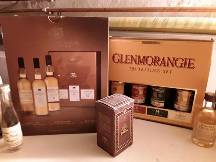 Heel veel whisky miniaturen, Verzamelen, Complete verzamelingen en Collecties, Ophalen of Verzenden