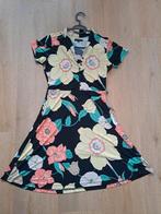 King Louie jurk met bloemenprint maat s, Kleding | Dames, Zwart, Ophalen of Verzenden, Zo goed als nieuw, Knielengte