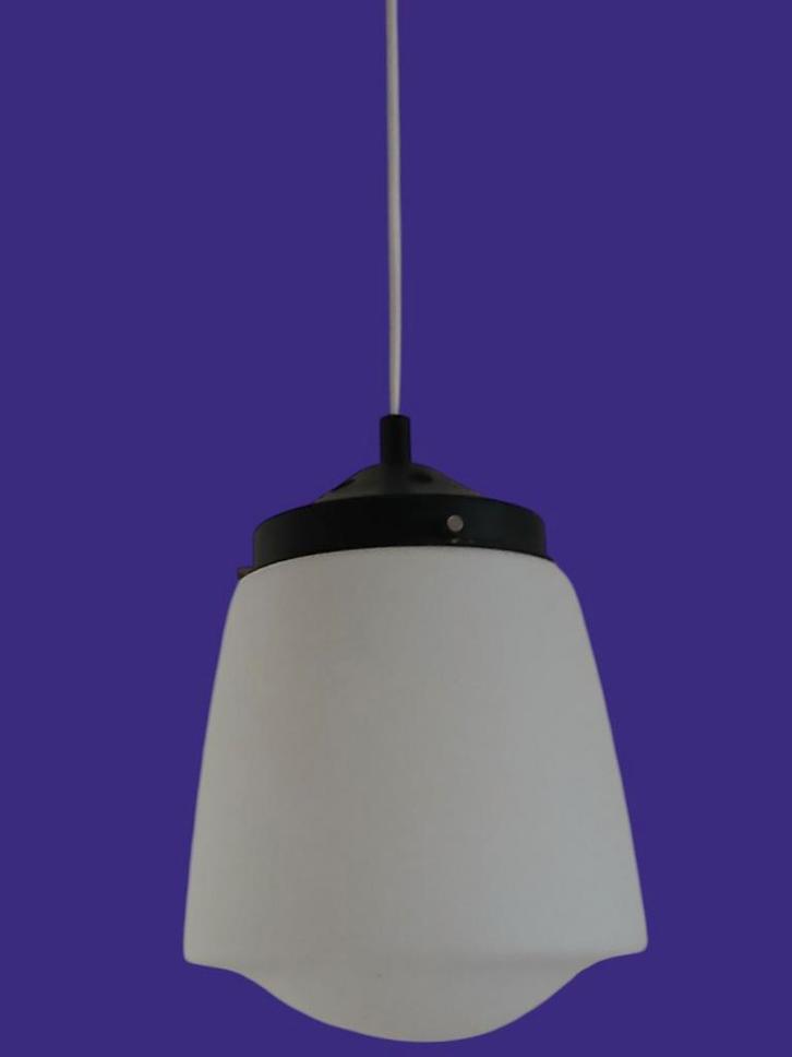 Ikea hanglamp/hallamp/schoollamp, wit, mat opaalglas, retro, Huis en Inrichting, Lampen | Hanglampen, Gebruikt, Minder dan 50 cm