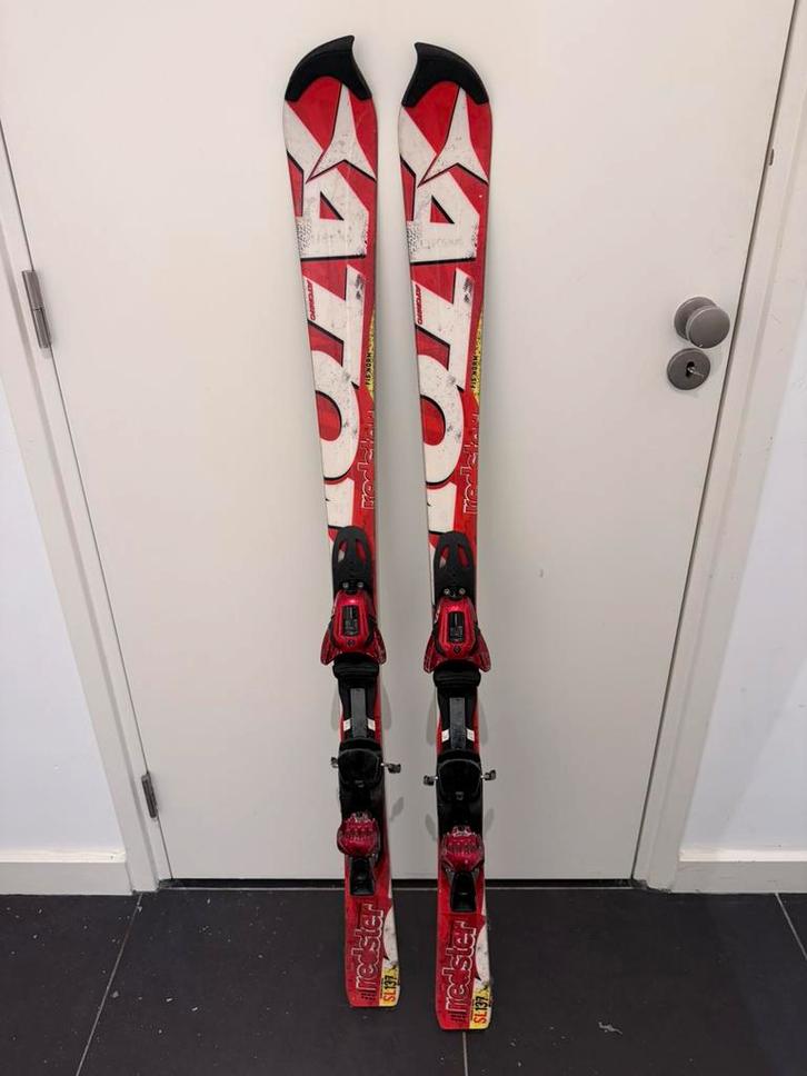Atomic Redster SL 137 cm – slalomski met bindingen, Sport en Fitness, Skiën en Langlaufen, Gebruikt, Ski's, Skiën, Atomic, 100 tot 140 cm
