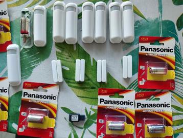 Z-Wave USB Stick met 8 Multi / Deur sensoren van Zipato beschikbaar voor biedingen