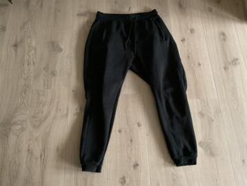 Bershka heren joggingbroek maat L beschikbaar voor biedingen