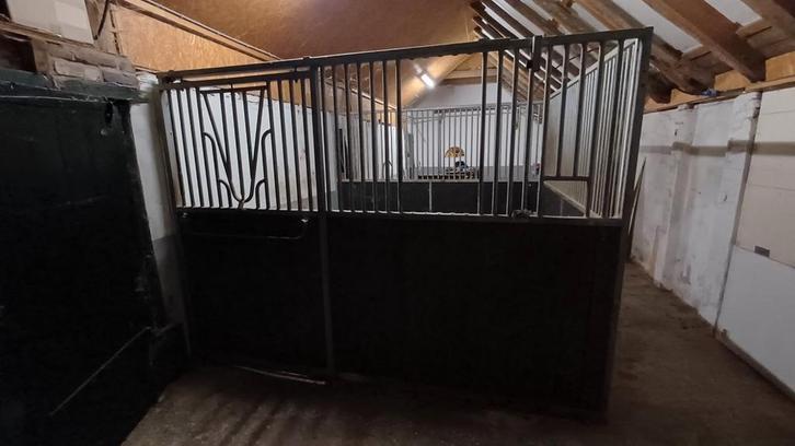 3 stalwanden, Dieren en Toebehoren, Stalling en Weidegang, 1 paard of pony
