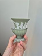 Antiek vaasje groen wedgwood, Antiek en Kunst, Ophalen of Verzenden