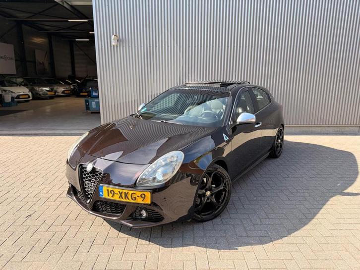 Alfa Romeo Giulietta 1.4 T Distinctive 170pk|Panorama|Sport, Auto's, Alfa Romeo, Bedrijf, Te koop, Giulietta, ABS, Airbags, Airconditioning