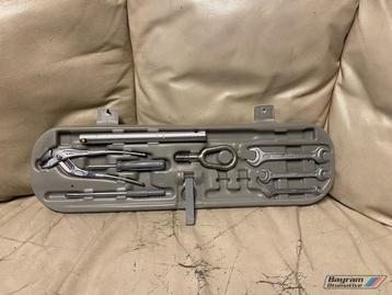 Bmw E36 gereedschapset onboard grote versie M3 3-serie coupe beschikbaar voor biedingen