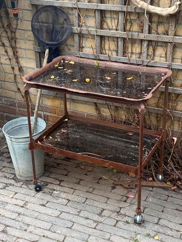 Metalen trolley, butlertray beschikbaar voor biedingen