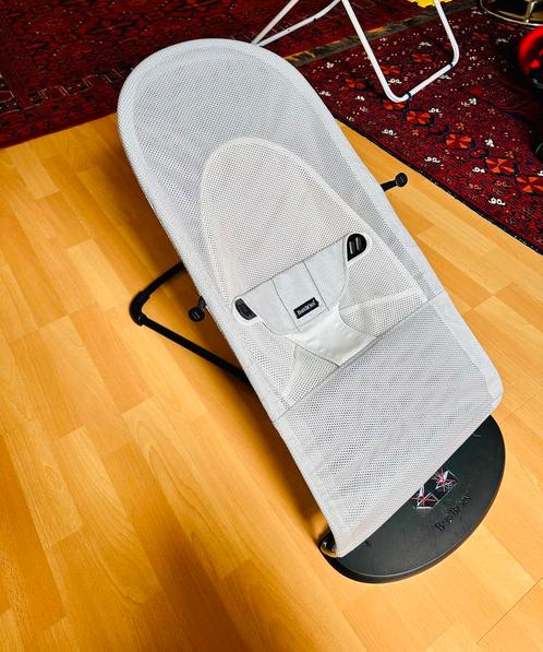 BabyBjörn Wipstoel Balance Soft - Mesh - Zilver-Wit, Kinderen en Baby's, Wipstoeltjes, Zo goed als nieuw, Overige merken, Verstelbaar