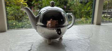 Theepot bolvorm met Metalen thermohouder beschikbaar voor biedingen