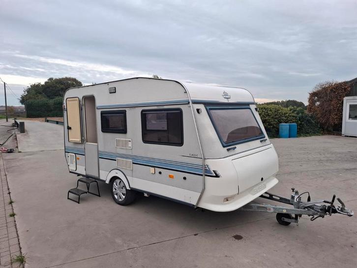 Tekoop zeer nette hobby caravan, Caravans en Kamperen, Caravans, Bedrijf, tot en met 4, Rondzit, Hobby, Koelkast, Openslaande ramen