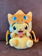 Pikachu Charizard poncho knuffel Pokémon Center, Kinderen en Baby's, Speelgoed | Knuffels en Pluche, Ophalen of Verzenden, Zo goed als nieuw