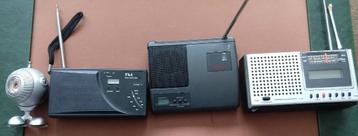 5 draagbare radiootjes waarvan 4 nieuw radio beschikbaar voor biedingen