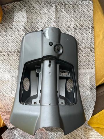 Vespa Sprint Beenschild 707c-matgrijs beschikbaar voor biedingen