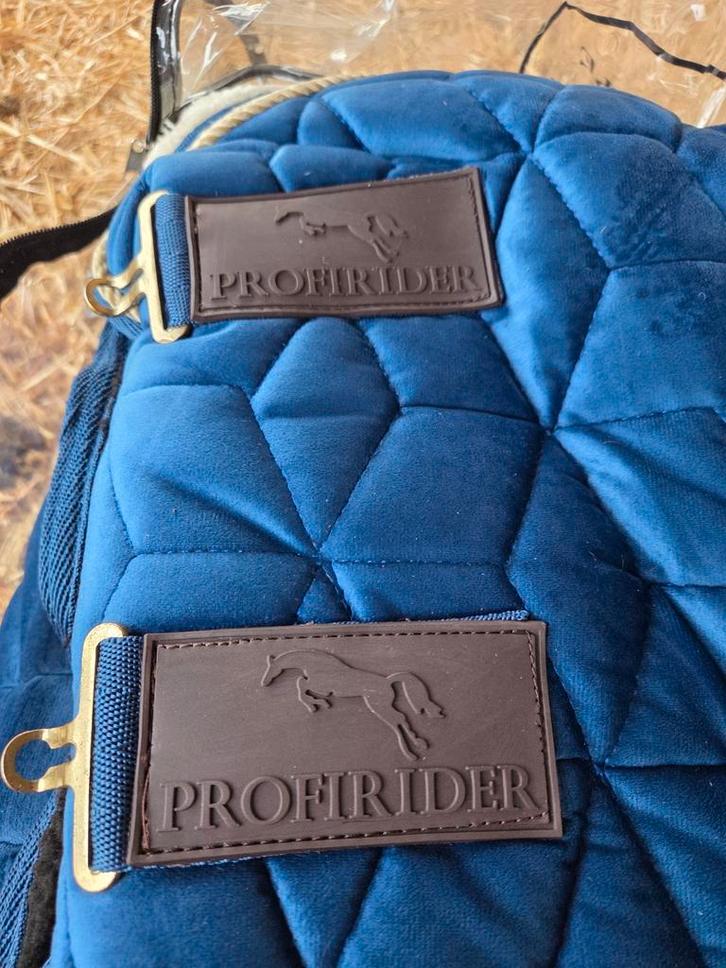 Profi-rider showdeken velvet blauw, Dieren en Toebehoren, Paarden en Pony's | Dekens en Dekjes, Nieuw, Ophalen of Verzenden