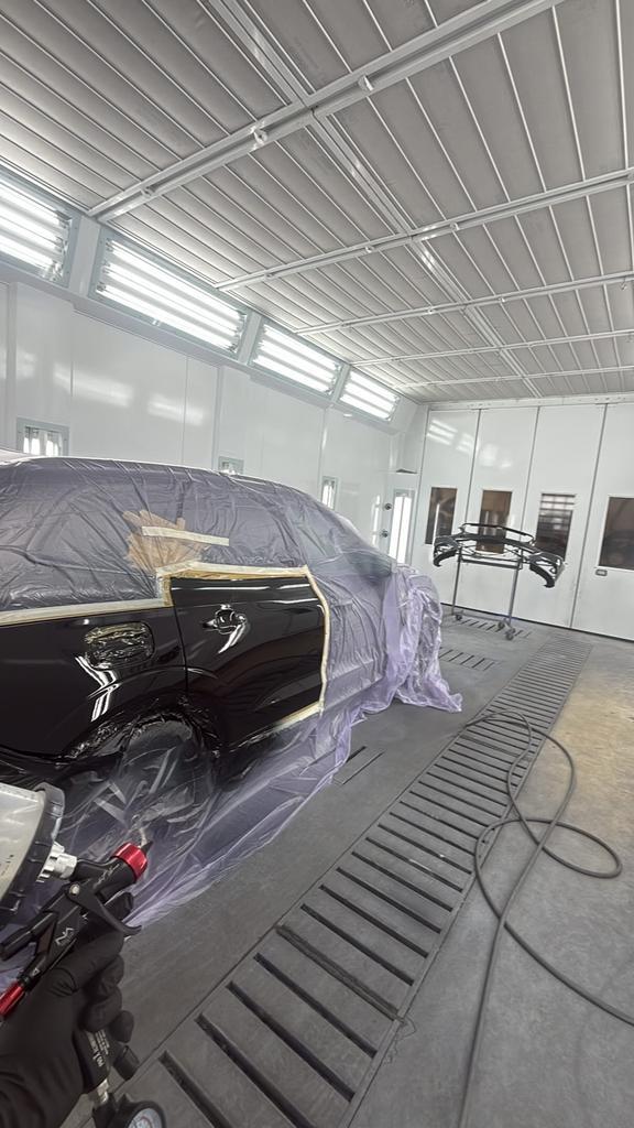 Spuiten ,Schade herstel, Auto diversen, Tuning en Styling, Ophalen of Verzenden