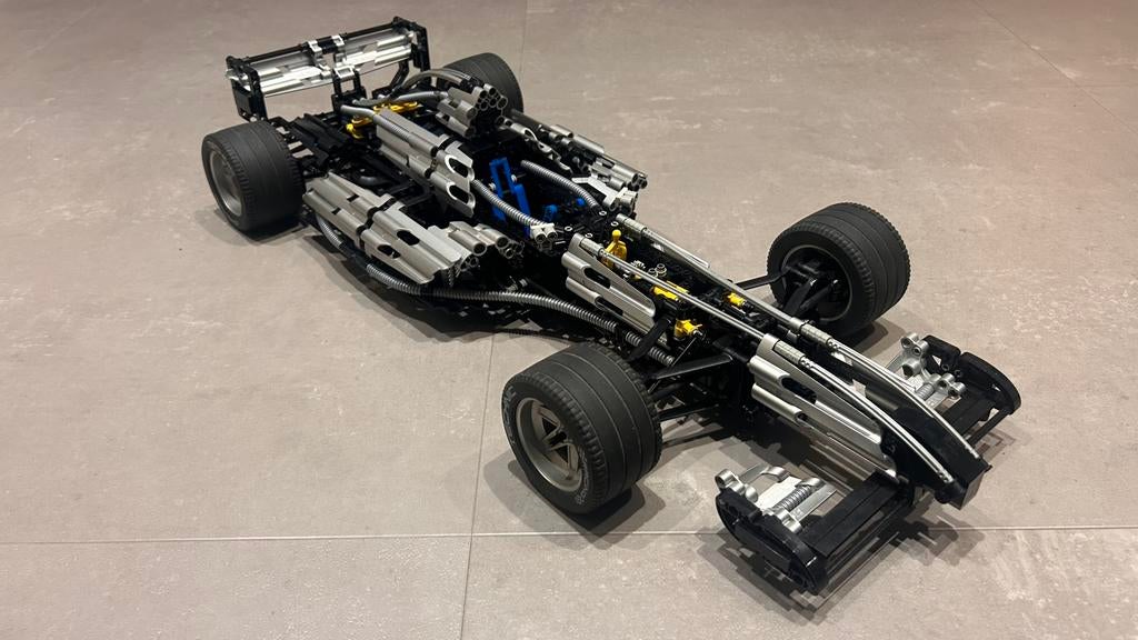LEGO Technic - 8458 - F1 Silver Champion raceauto, Kinderen en Baby's, Speelgoed | Duplo en Lego, Ophalen of Verzenden, Gebruikt
