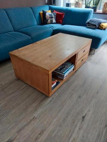 teak robuuste tafel met vier lades en 1 open ruimte beschikbaar voor biedingen