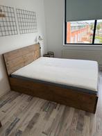 Steigerhouten bed, Ophalen, Bruin, Tweepersoons, Zo goed als nieuw