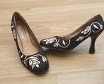 Supermooie pumps zwart met borduur en oranje steentjes 39, Pumps, Zwart, Ophalen of Verzenden, Zo goed als nieuw