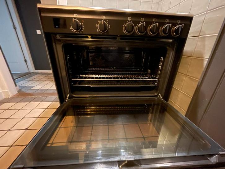 Smeg inductiekookplaat met oven - 90cm breed, Witgoed en Apparatuur, Fornuizen, Zo goed als nieuw, Vrijstaand, Inductie, 5 kookzones of meer