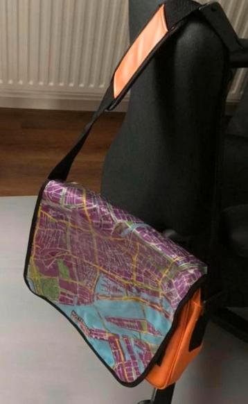 NIEUW waterdichte schoudertas met de kaart van Rotterdam beschikbaar voor biedingen