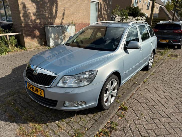Skoda Octavia 1.2 TSI Elegance Bns 2011 Blauw, Auto's, Skoda, Particulier, Octavia, ABS, Airbags, Airconditioning, Alarm, Bluetooth