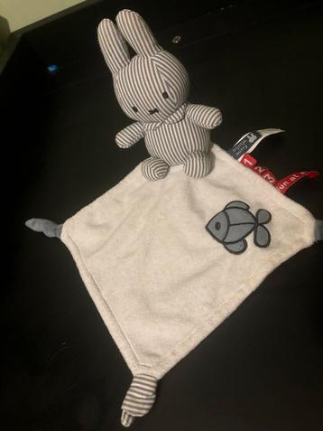 Nijntje Miffy Knuffeldoekje beschikbaar voor biedingen