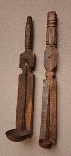 Oude, doorleefde, robuuste, sobere hangkandelaars, Ophalen, Hout, Minder dan 25 cm