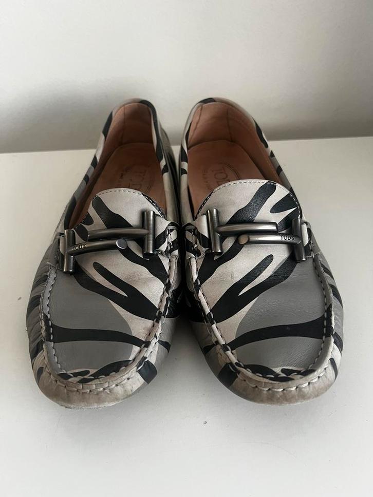 Tod's Zebra Loafers Maat 39, Kleding | Dames, Schoenen, Gedragen, Instappers, Zwart, Ophalen of Verzenden