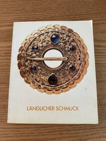 Ländlicher Schmuck. beschikbaar voor biedingen