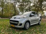 Peugeot 107 1.0 5DR 2011 NAP CARPLAY AIRCO MEDIA Bieden mag, Auto's, Voorwielaandrijving, Euro 5, Stof, 4 stoelen