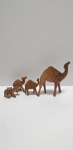 2281) Familie kamelen met een ezel, Ophalen of Verzenden, Zo goed als nieuw, Paard, Beeldje of Figuurtje